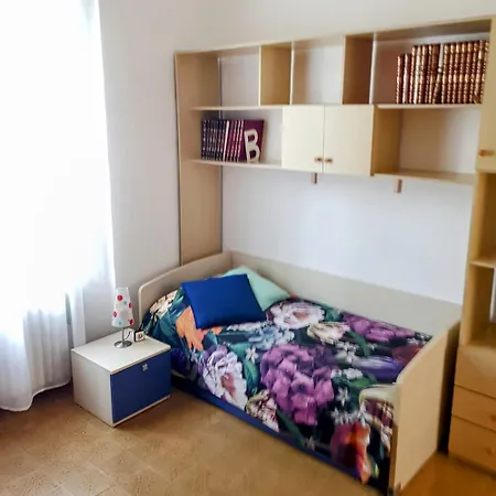 Gabry's Three-bedroom Big Near Center & Train Station To Pisa And Florence & Ferries To Sardegna Corsica דירה