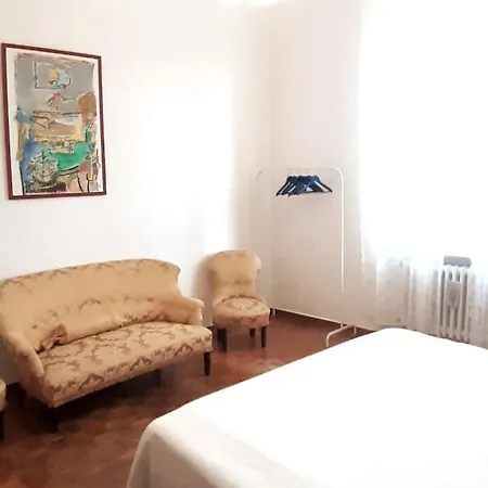 Gabry's Three-bedroom Big Near Center & Train Station To Pisa And Florence & Ferries To Sardegna Corsica Apartment
