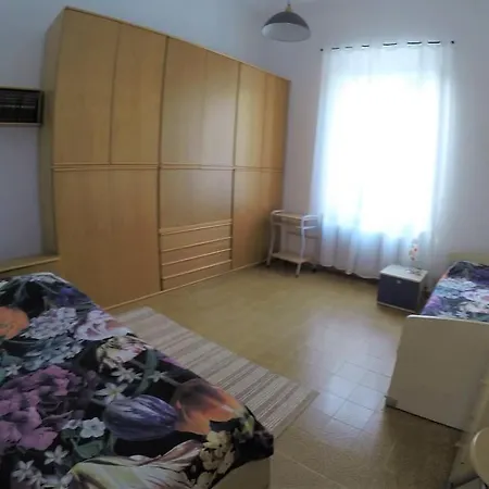 Gabry's Three-bedroom Big Near Center & Train Station To Pisa And Florence & Ferries To Sardegna Corsica