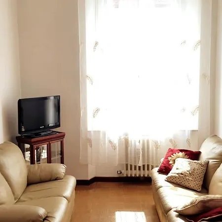 Gabry's Three-bedroom Big Near Center & Train Station To Pisa And Florence & Ferries To Sardegna Corsica *