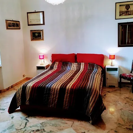 Apartment Gabry's Three-bedroom Big Near Center & Train Station To Pisa And Florence & Ferries To Sardegna Corsica *